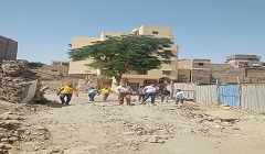  متابعة اعمال رفع بقايا الانقاض من شارع المعز