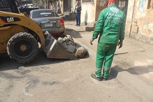 متابعة أعمال النظافة اليومية بالحى